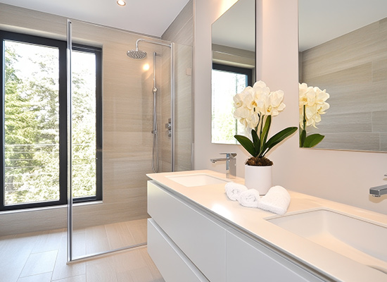 BathroomRemodelingNoLedgeShower-Renovations-Michiana-Roscoe-Gutrie.jpg